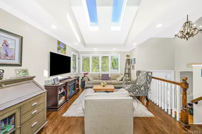9 Wayne Place, Commack, NY 11725 - Photo 4