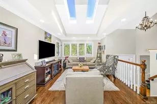 9 Wayne Pl, Commack, NY 11725 - Photo 4