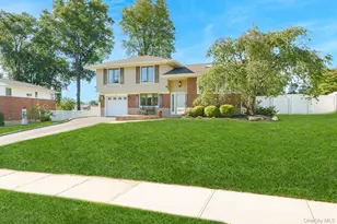 9 Wayne Pl, Commack, NY 11725 - Photo 2