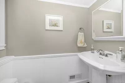 9 Wayne Place, Commack, NY 11725 - Photo 28