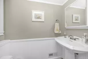 9 Wayne Pl, Commack, NY 11725 - Photo 28