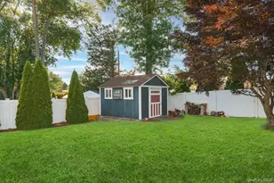 9 Wayne Pl, Commack, NY 11725 - Photo 32