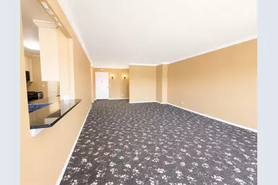 27110 Grand Central Parkway #7K, Floral Park, NY 11005 - Photo 4