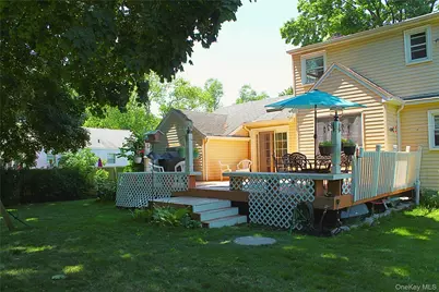 6 Howe Street, Huntington Station, NY 11746 - Photo 14