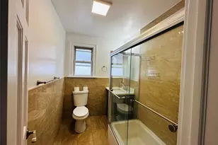35 Lindsey St, Yonkers, NY 10704 - Photo 4