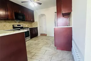 35 Lindsey St, Yonkers, NY 10704 - Photo 14