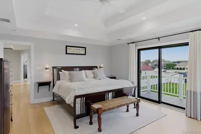 240 Clocks Boulevard, Massapequa, NY 11758 - Photo 20