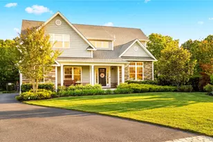 38 Blackberry Ln, Center Moriches, NY 11934 - Photo 2