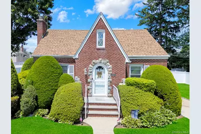 130 Fairfield Avenue, Mineola, NY 11501 - Photo 32