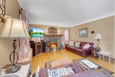130 Fairfield Avenue, Mineola, NY 11501 - Photo 10