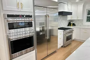 2450 Florin Ct, Bellmore, NY 11710 - Photo 10