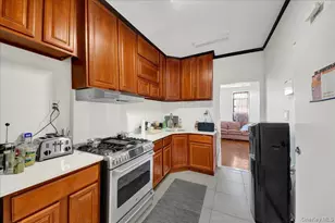 1748 Cross Bronx Expy, Bronx, NY 10472 - Photo 22