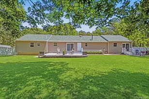 20 Charter Ct, Manorville, NY 11949 - Photo 4