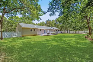 20 Charter Ct, Manorville, NY 11949 - Photo 6