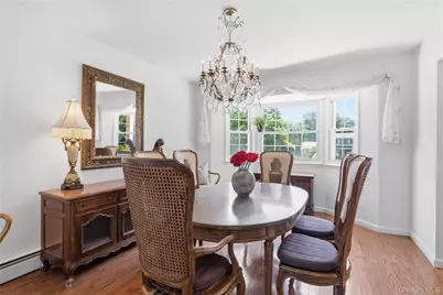 6 Carol Court, East Setauket, NY 11733 - Photo 4