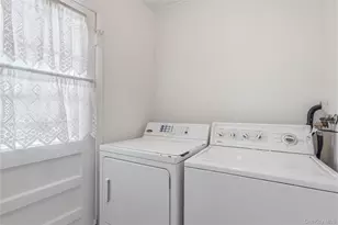 6 Carol Ct, East Setauket, NY 11733 - Photo 10