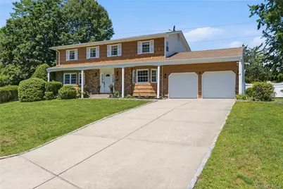 6 Carol Court, East Setauket, NY 11733 - Photo 2