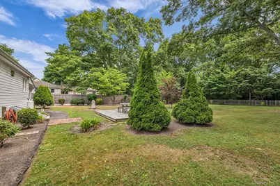 152 Grand Avenue, Shirley, NY 11967 - Photo 4
