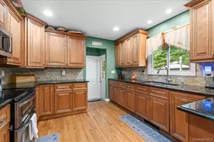 7 Maple Ave, Holbrook, NY 11741 - Photo 14