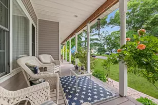 7 Maple Ave, Holbrook, NY 11741 - Photo 4