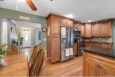 7 Maple Avenue, Holbrook, NY 11741 - Photo 12