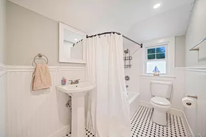 54 Division Avenue, West Sayville, NY 11796 - Photo 28