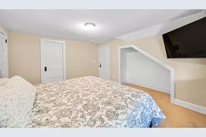 54 Division Avenue, West Sayville, NY 11796 - Photo 20