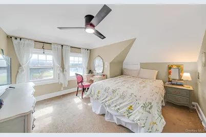 54 Division Avenue, West Sayville, NY 11796 - Photo 22