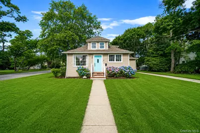 54 Division Avenue, West Sayville, NY 11796 - Photo 2