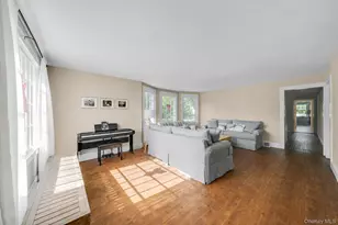54 Division Ave, West Sayville, NY 11796 - Photo 6