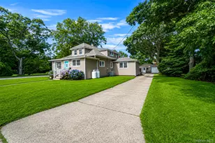 54 Division Ave, West Sayville, NY 11796 - Photo 4