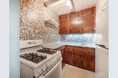 3235 Cambridge Avenue #4L, Bronx, NY 10463 - Photo 8