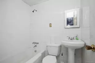 280 W Post Rd, White Plains, NY 10606 - Photo 18