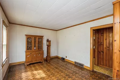 10 Laurel Road, Ronkonkoma, NY 11779 - Photo 4