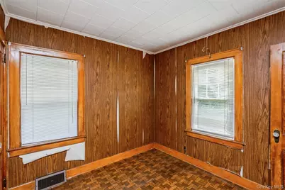 10 Laurel Road, Ronkonkoma, NY 11779 - Photo 6
