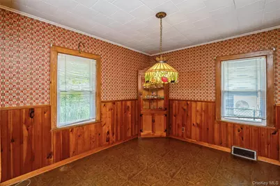 10 Laurel Road, Ronkonkoma, NY 11779 - Photo 10