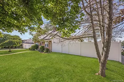 65 Club Lane, Levittown, NY 11756 - Photo 18