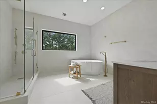 24 Middle Ln, Westbury, NY 11590 - Photo 30