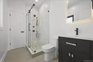 24 Middle Ln, Westbury, NY 11590 - Photo 38