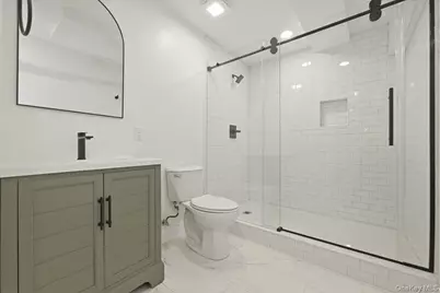 24 Middle Lane, Westbury, NY 11590 - Photo 44