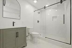 24 Middle Ln, Westbury, NY 11590 - Photo 44