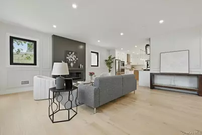 24 Middle Lane, Westbury, NY 11590 - Photo 10