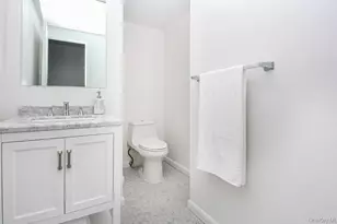 10 Cottage Pl, White Plains, NY 10601 - Photo 20