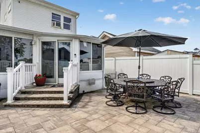 228 W Clearwater Road, Lindenhurst, NY 11757 - Photo 20