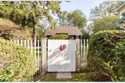 65 Hedges Road, Patchogue, NY 11772 - Photo 14