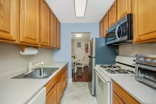 596 Broadway, Lynbrook, NY 11563 - Photo 8