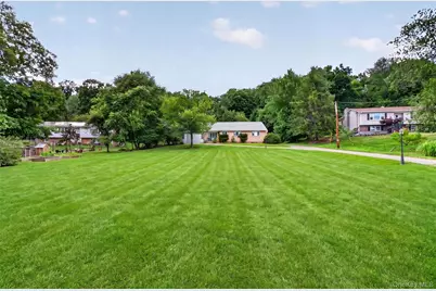 29 Brandy Lane, Wappingers Falls, NY 12590 - Photo 2