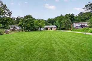 29 Brandy Ln, Wappingers Falls, NY 12590 - Photo 2