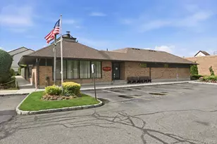 127 Laurel Ln, Wantagh, NY 11793 - Photo 26