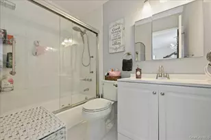 127 Laurel Ln, Wantagh, NY 11793 - Photo 22